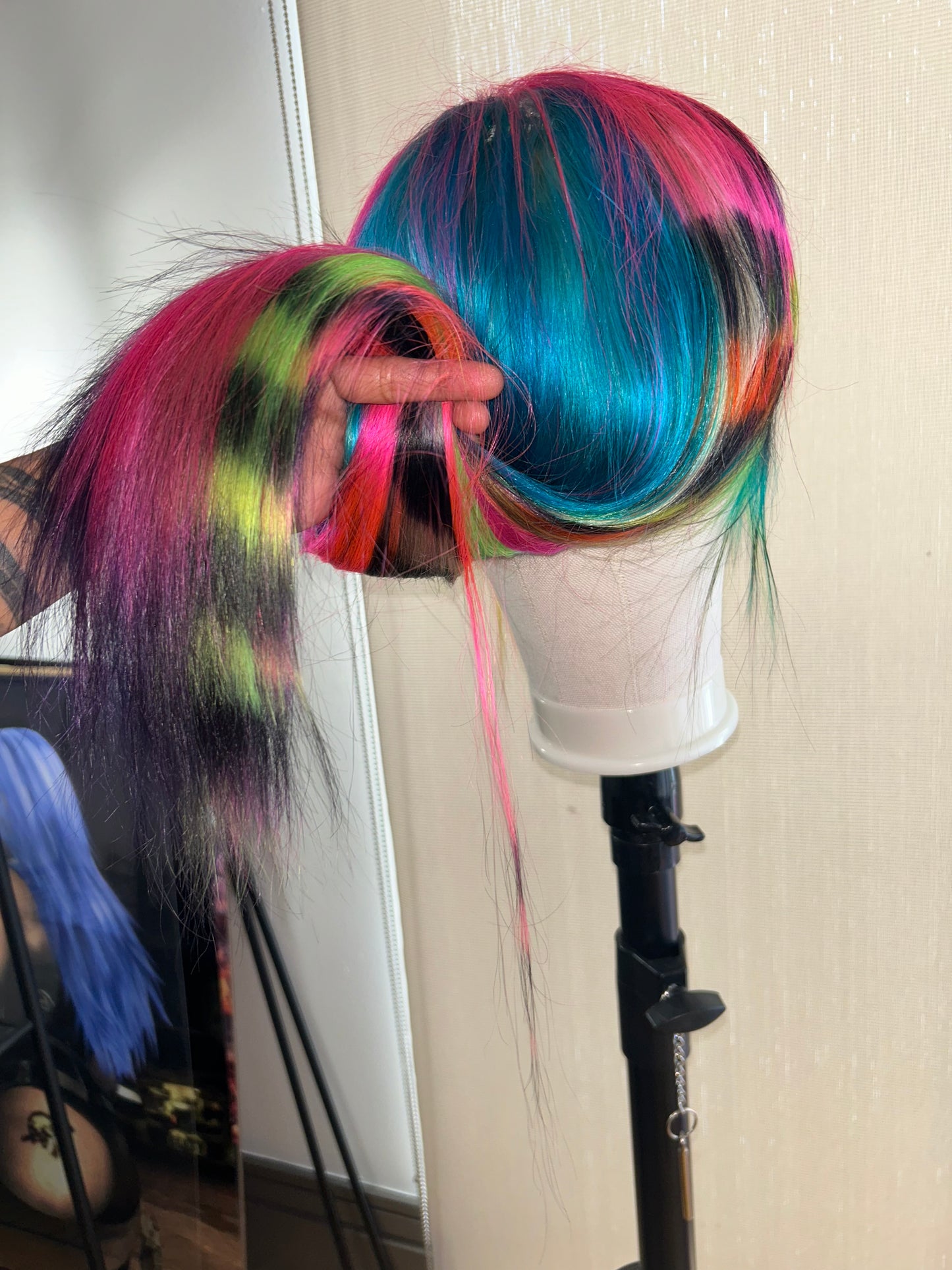 Neon gutz