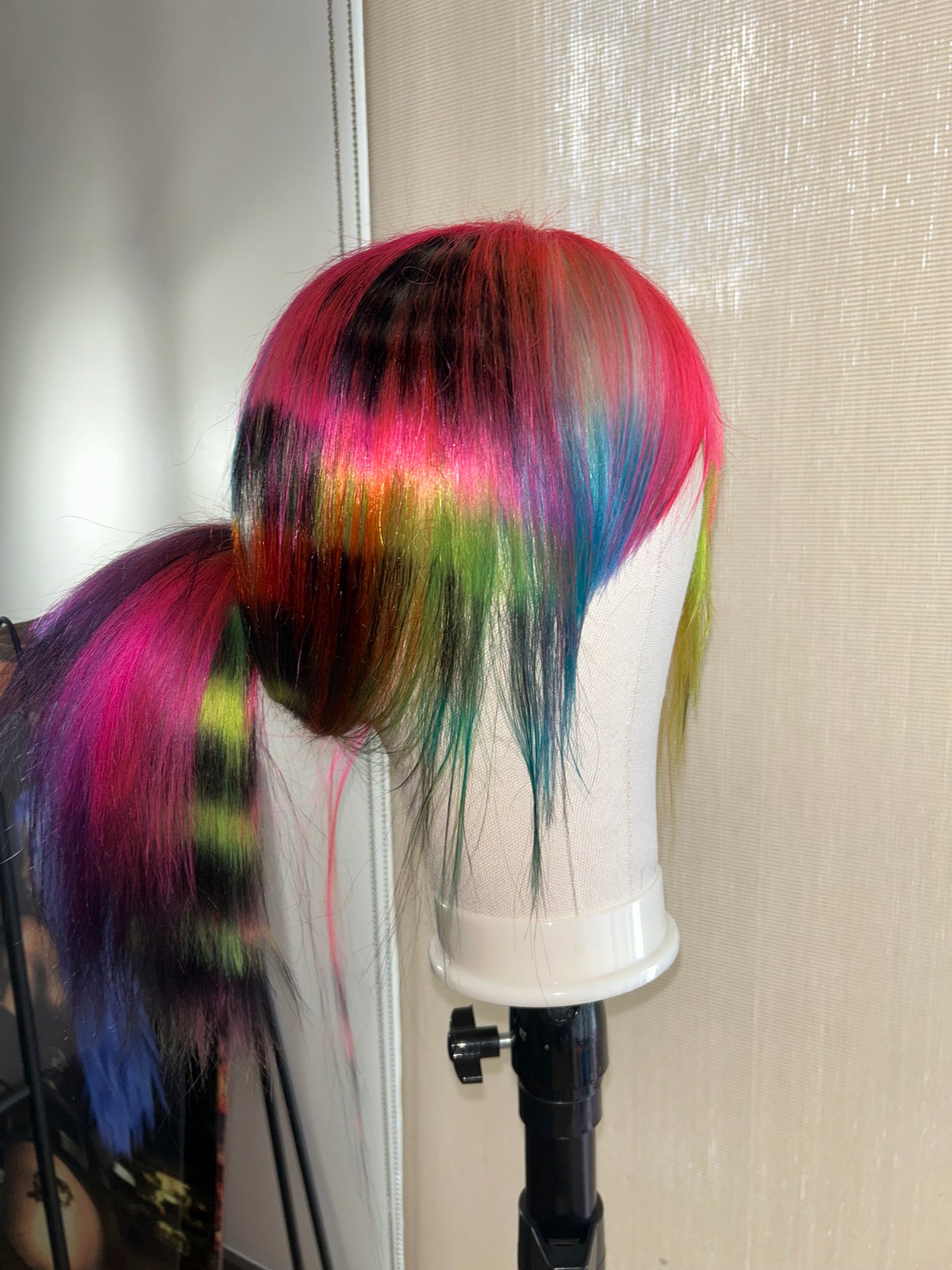 Neon gutz