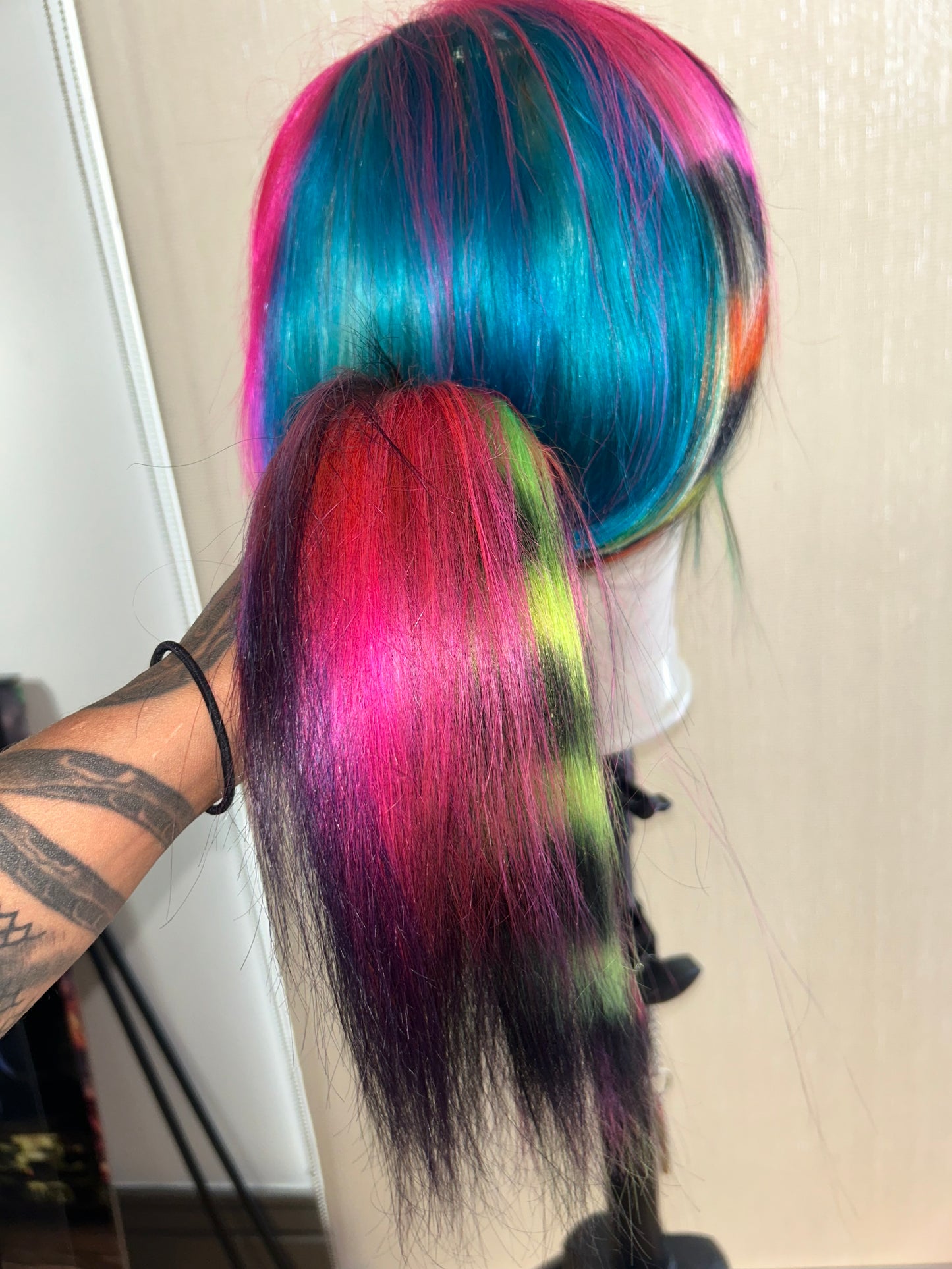 Neon gutz