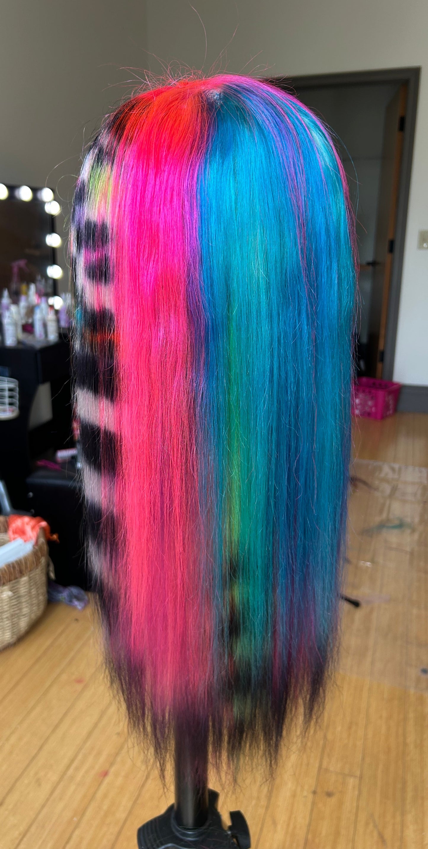 Neon gutz